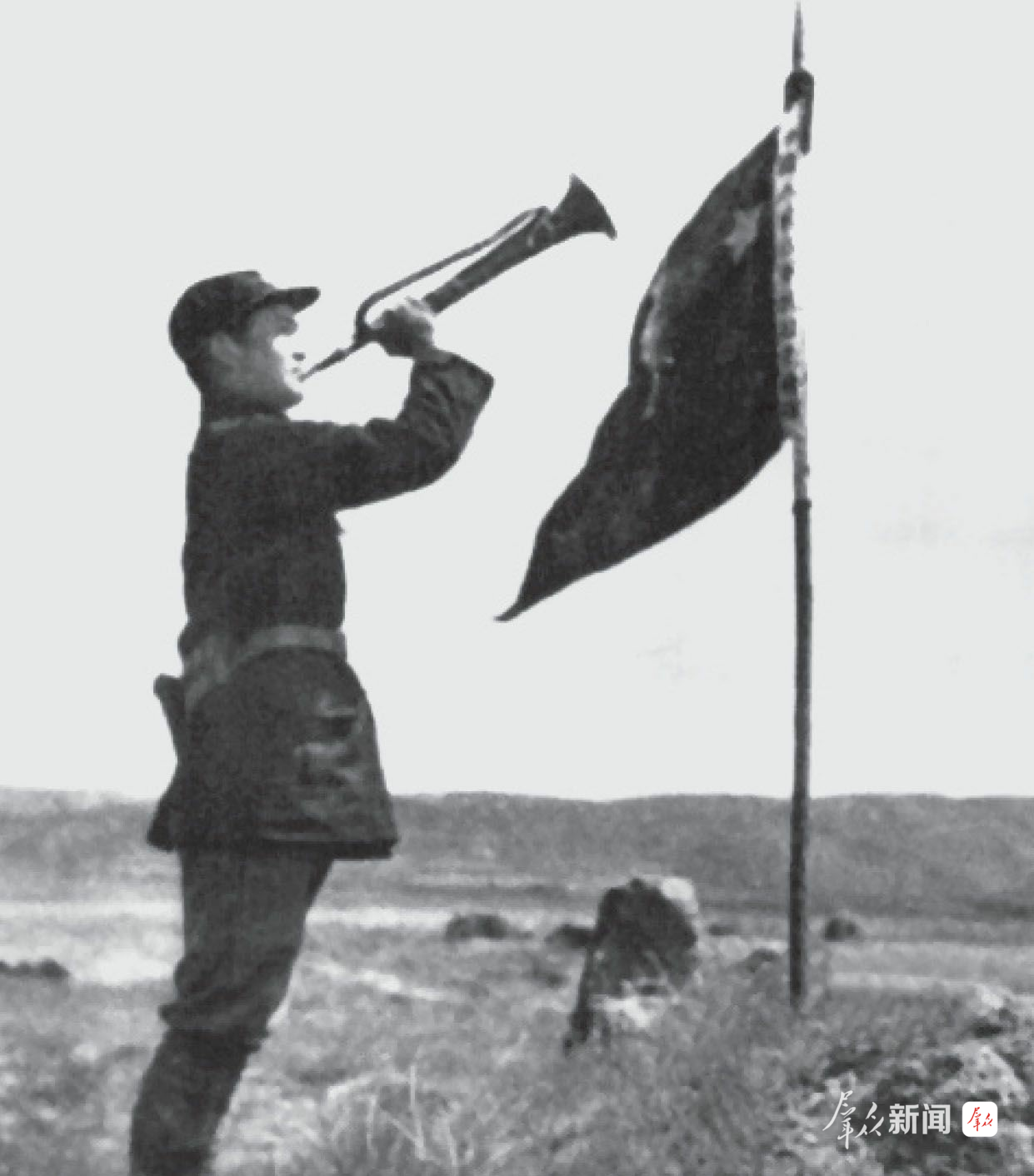 1936年8月,斯诺拍摄的经典照片《抗战之声》。图源《红星照耀中国》。