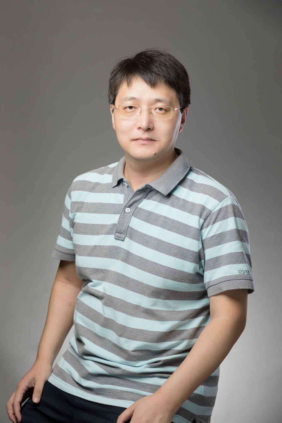 西北大学创新论坛第九百五十七讲：Searching New Phenomenon in Uniformly Hyperbolic Systems